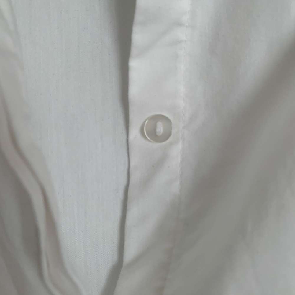 Crisp white collared button down - Picture 6 of 6